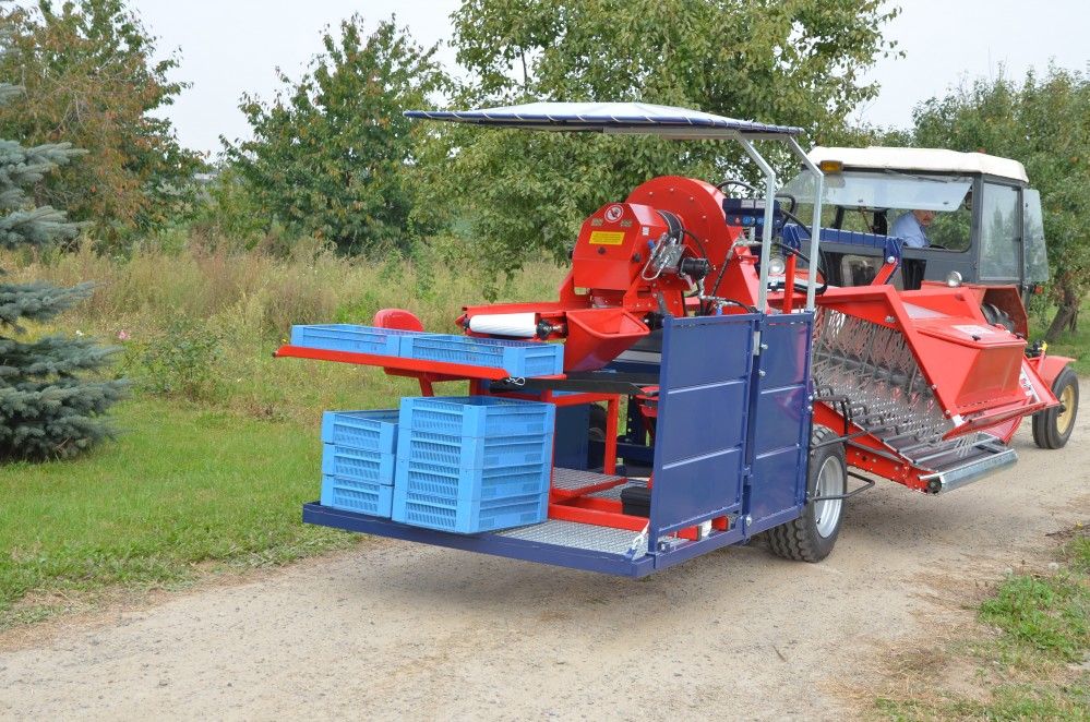 Himbeeren Erntemaschine für die Ernte von Herbst- Himbeeren JAREK 5R